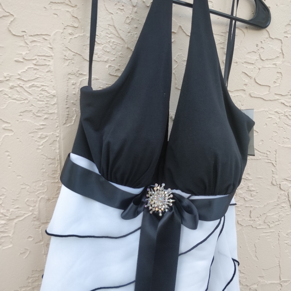 NWT Black & White halter ruffled bling event dress - Picture 2 of 9